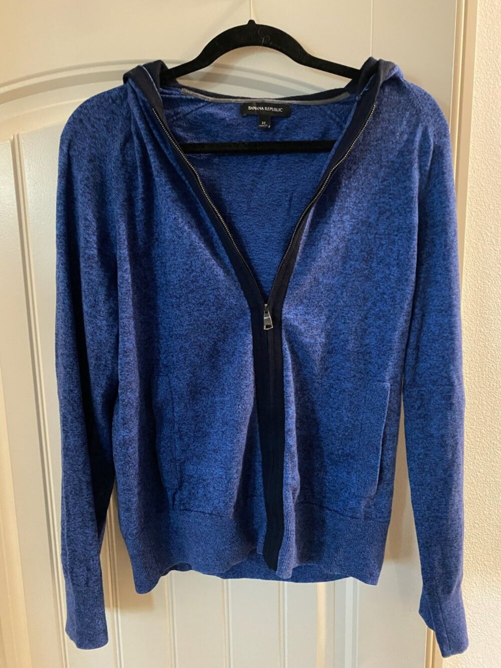 Banana Republic Men's Sweater Size Medium